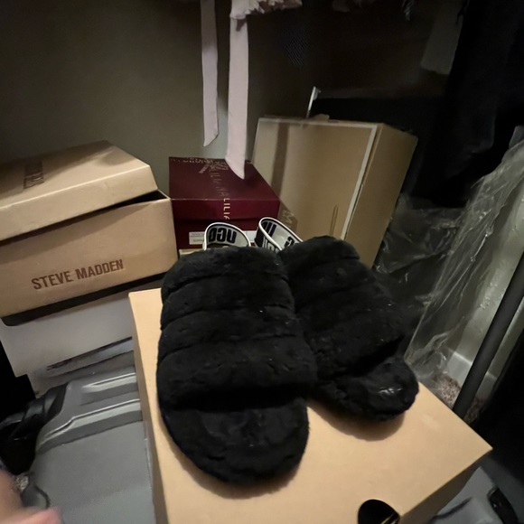 Uggs - Picture 3 of 8